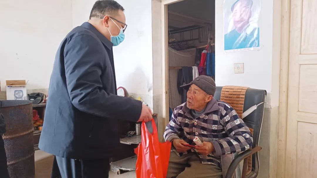 蒋劲飞到苗儿村开展春节前走访慰问活动_邵阳头条网