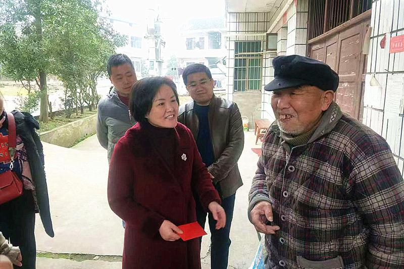 走访慰问贫困户 精准帮扶暖人心(图7)