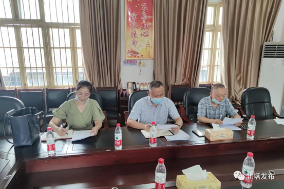 区人大常委会领导下沉一线督导区镇人大换届选举工作(图1)