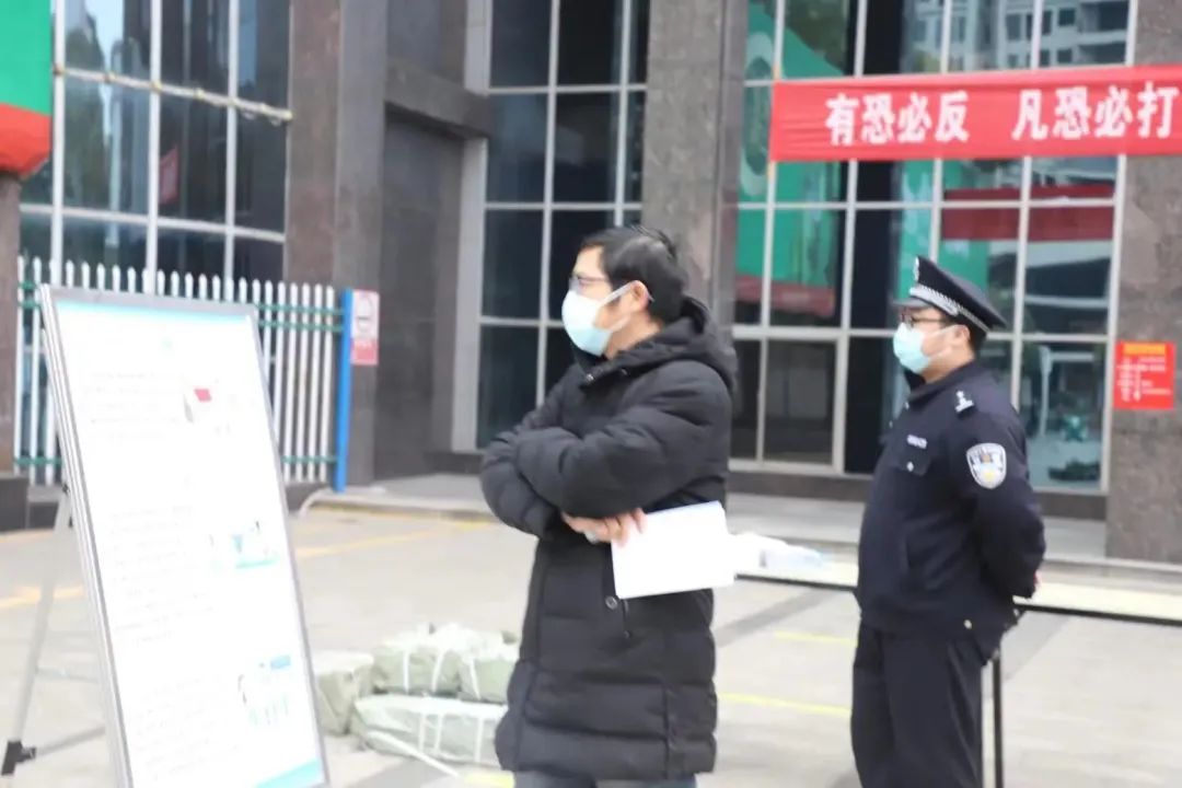 北塔公安分局组织开展 "全民反恐，共创平安" 反恐怖公众宣传教育日集中宣传活动(图1)