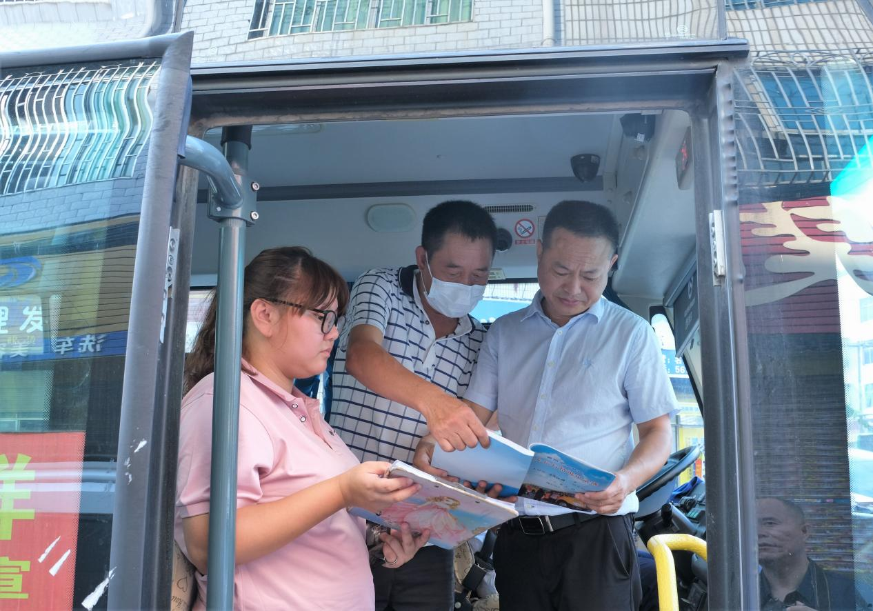 开学迎新貌 督查促提升(图1)