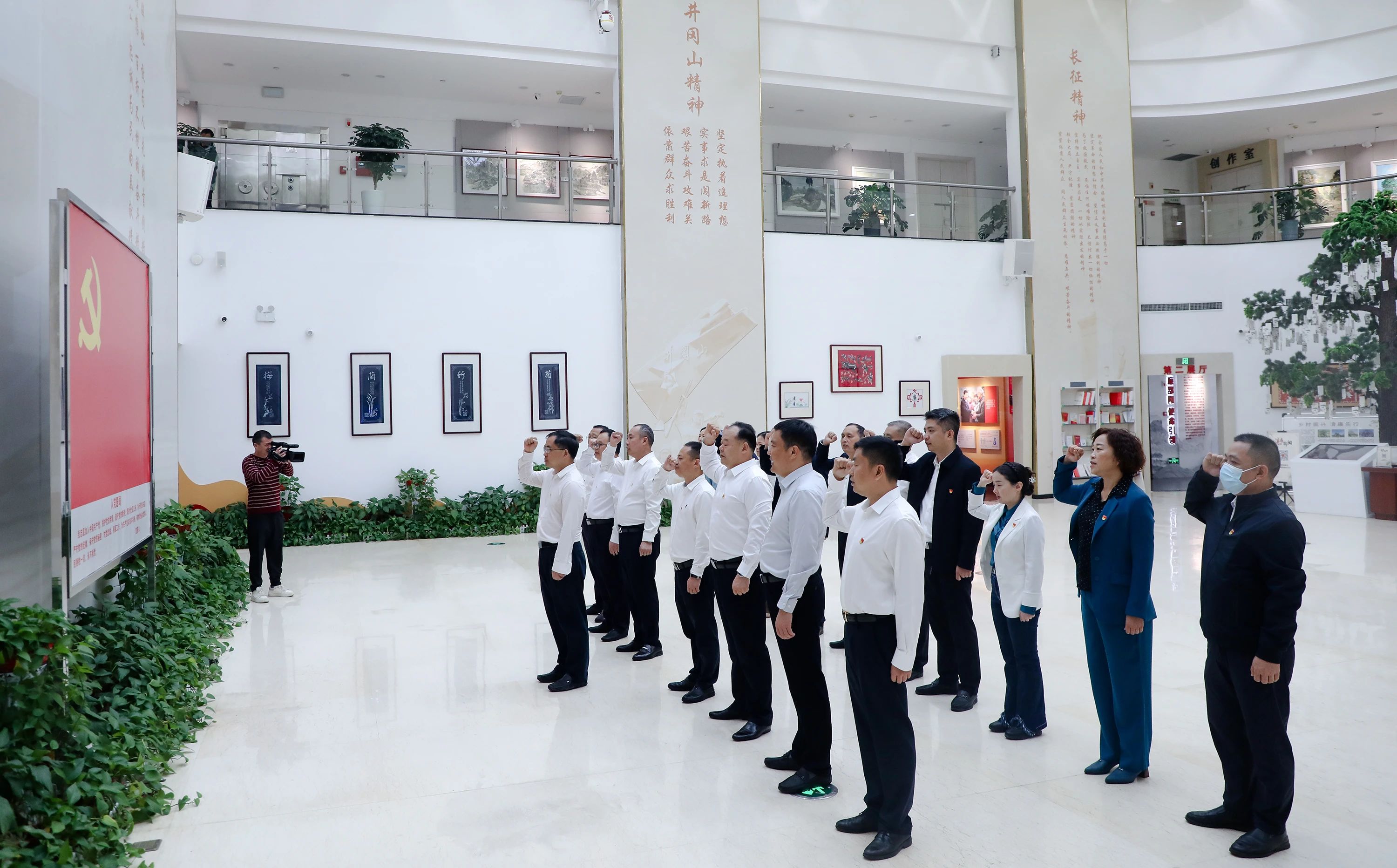 北塔区“四大家”领导前往邵阳市廉政警示教育中心参观学习(图1)