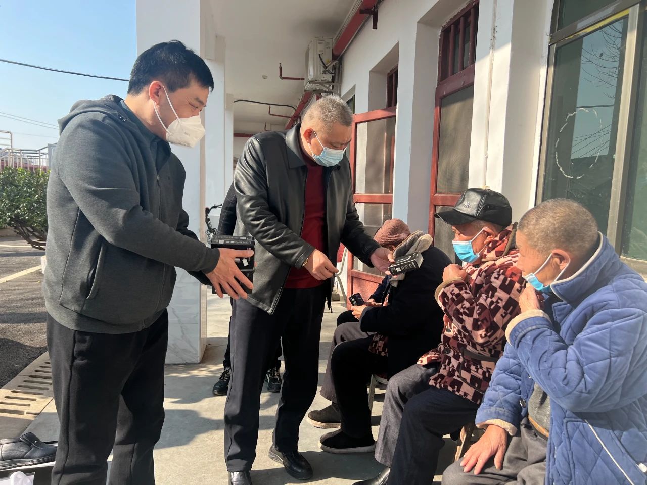 寒冬送温暖，天冷人心暖——北塔区民政局“寒冬送温暖”行动正在进行(图1)