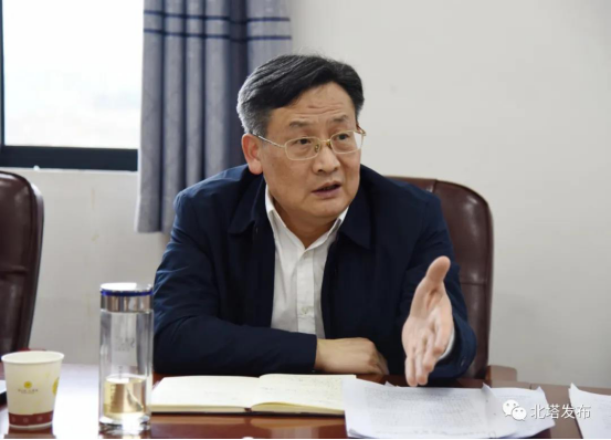 北塔区委副书记、区长刘贻银到陈家桥乡中心卫生院调研(图2)