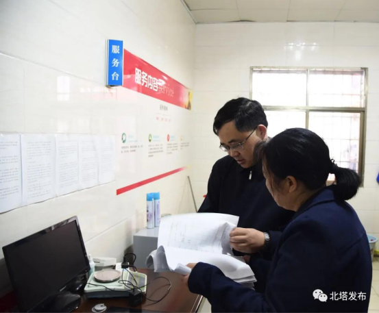 深入基层察实情 一心为民办实事(图4)