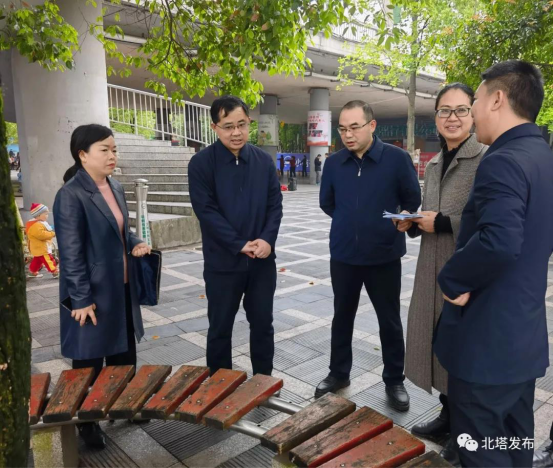 深入基层察实情 一心为民办实事(图3)