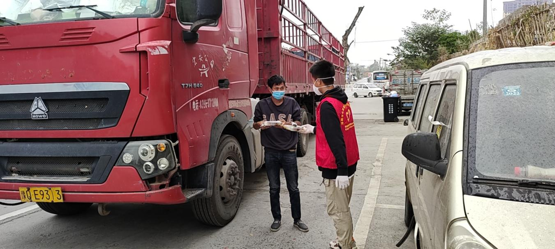 北塔区新滩镇街道：以“三心”践初心 保供战线党旗扬(图1)